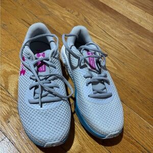 Like New Womens Athletic Sneakers